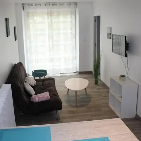 Charmant Et Spacieux Avec Terrasse *
